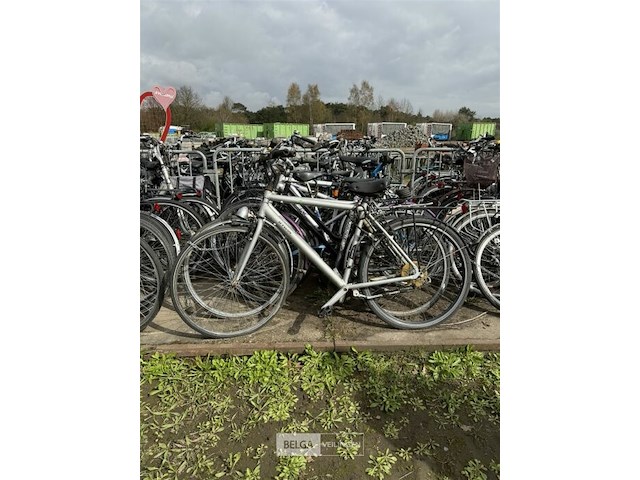 10 fietsen - afbeelding 1 van  1