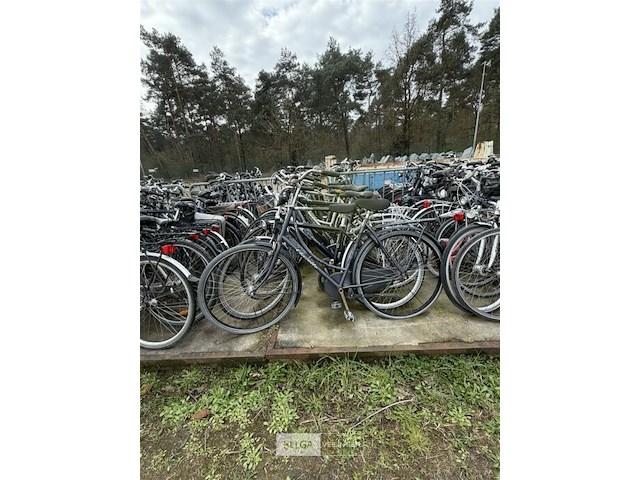 10 fietsen - afbeelding 1 van  1