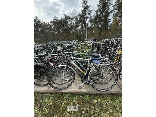 10 fietsen - afbeelding 1 van  1