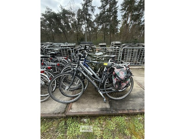 10 fietsen - afbeelding 1 van  1