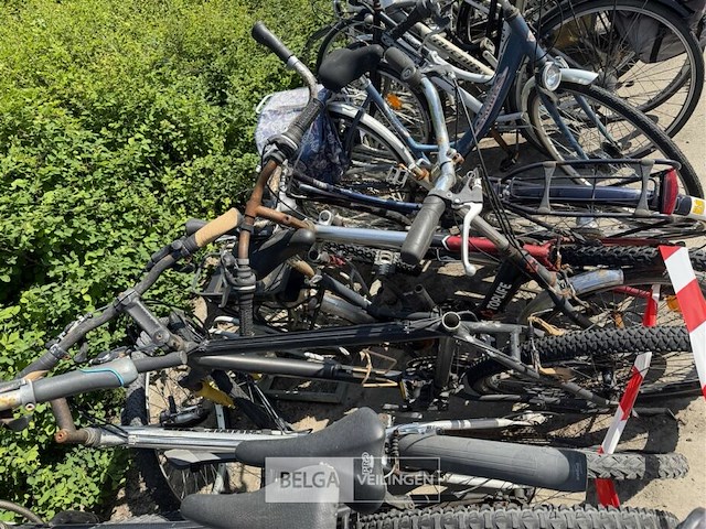 10 fietsen - afbeelding 4 van  4