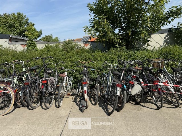 10 fietsen - afbeelding 1 van  4