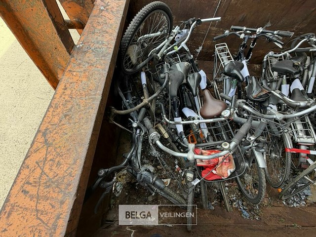 ± 10 fietsen - afbeelding 1 van  1