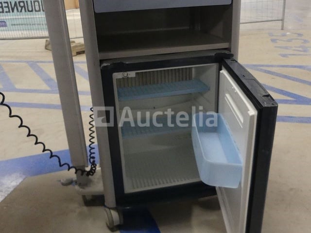 10 haelvoet bedside advance medische nachtkastjes met ingebouwde koelkast (lot 001bis) - afbeelding 2 van  7