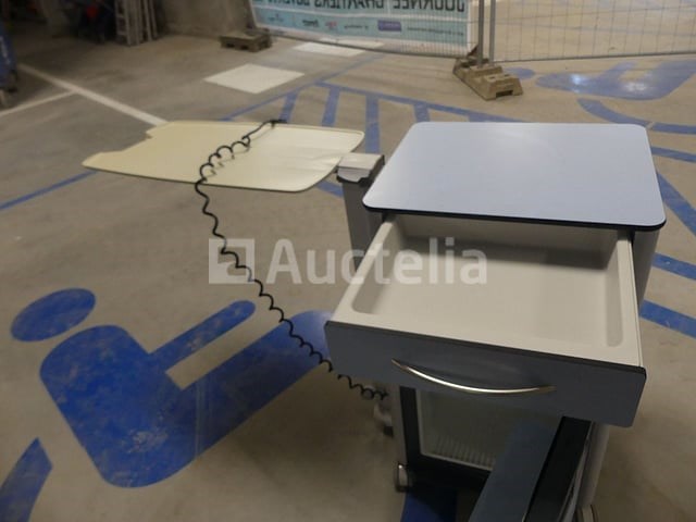 10 haelvoet bedside advanced medische nachtkastjes met geïntegreerde koelkast (lot 002 bis) - afbeelding 5 van  7
