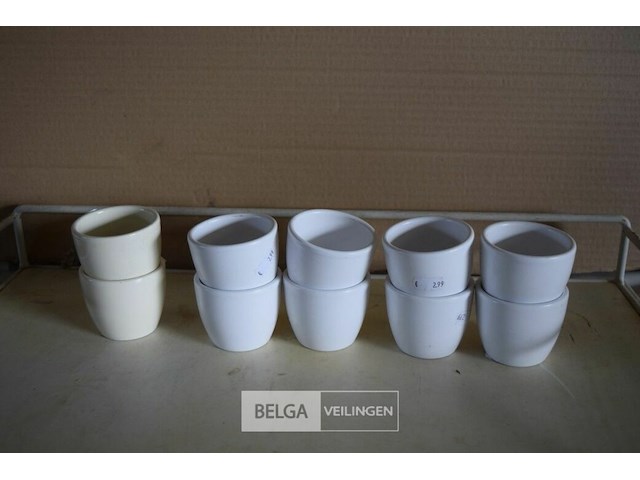 ±10 kleine bloempotjes - afbeelding 1 van  2