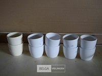 ±10 kleine bloempotjes - afbeelding 1 van  2