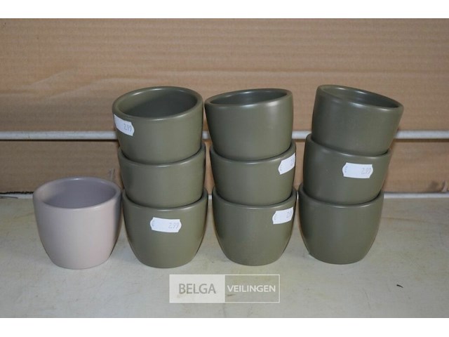 ±10 kleine bloempotjes - afbeelding 1 van  1