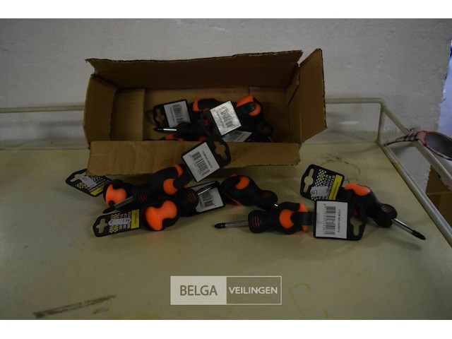 ±10 kleine schroevendraaiers - afbeelding 1 van  2