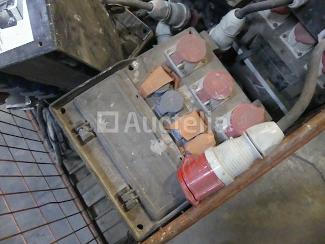 10 mennekes bouwkapellen - afbeelding 9 van  10