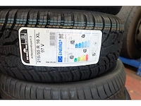 10 nieuwe banden - afbeelding 7 van  9