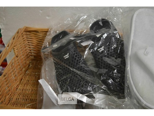 ±10 paar sloffen en 2 paar croxs - afbeelding 3 van  3