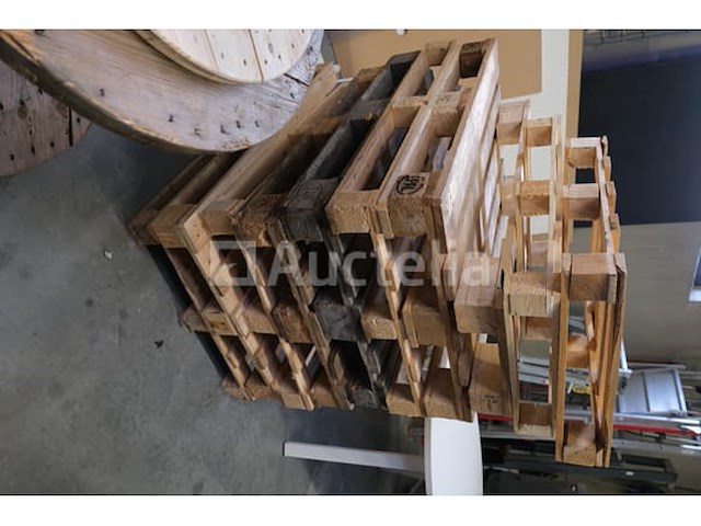 10 pallets en 2 drums - afbeelding 1 van  4