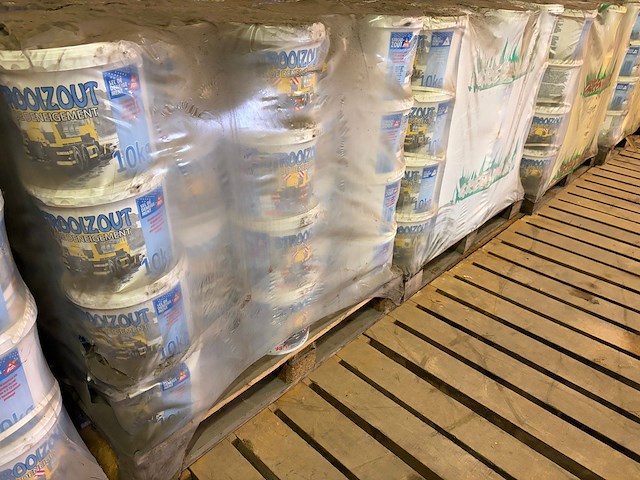 10 pallets met strooizout - afbeelding 1 van  1