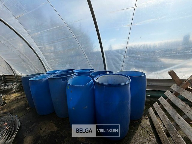 10 plastieken vaten - afbeelding 1 van  2