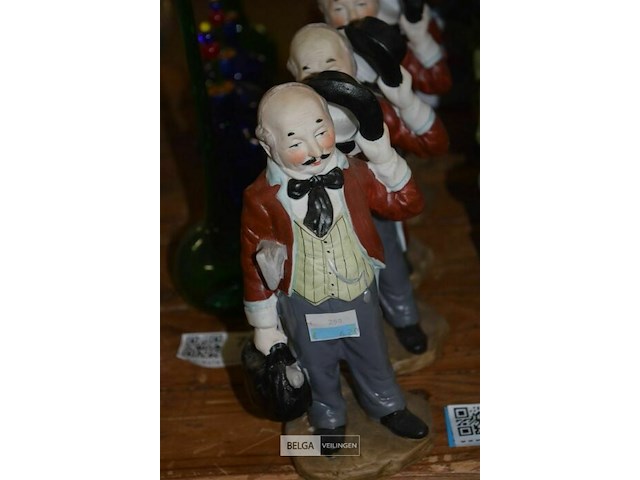 10 porselijnen figuren - afbeelding 1 van  4
