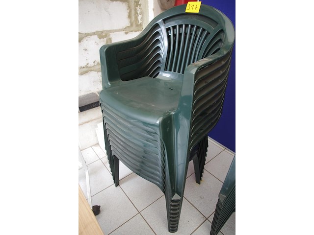 10 pvc tuinstoelen - afbeelding 1 van  1