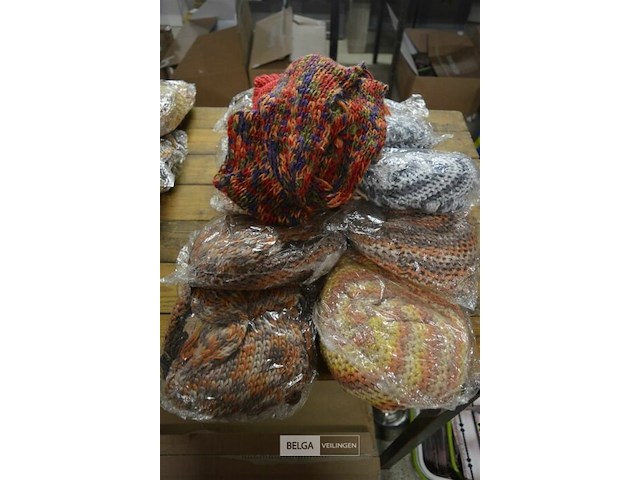 10 setjes muts en sjaal - afbeelding 1 van  4