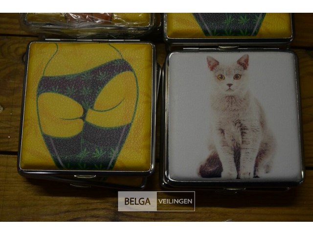 ±10 sigarettendoosjes - afbeelding 2 van  3