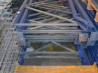 10 staanders blauw afm. 6,50m hoogte en 1,10m breedte jungheinrich waarvan 1 staander met schade