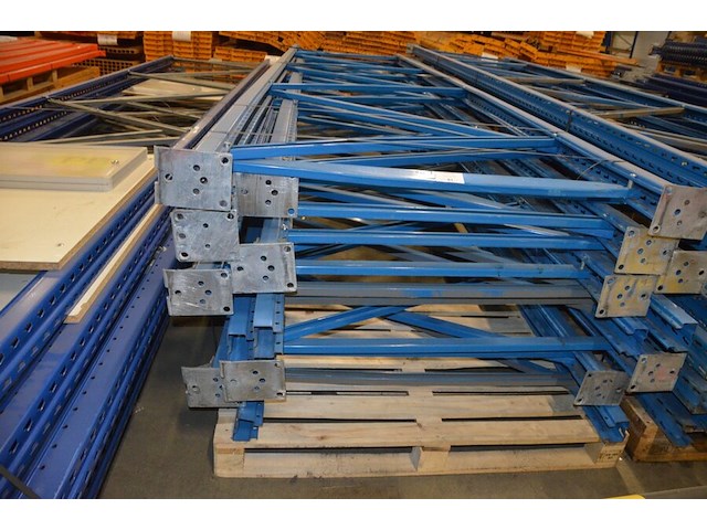 10 staanders blauw afm. 6m hoogte en 1,10m breedte stow - afbeelding 1 van  7