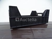 10 stapelbare containers