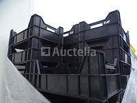 10 stapelbare containers