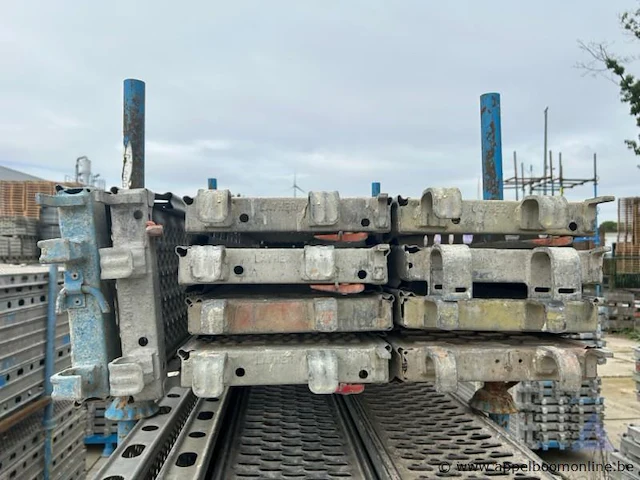 10 steigerplatformen - afbeelding 2 van  2