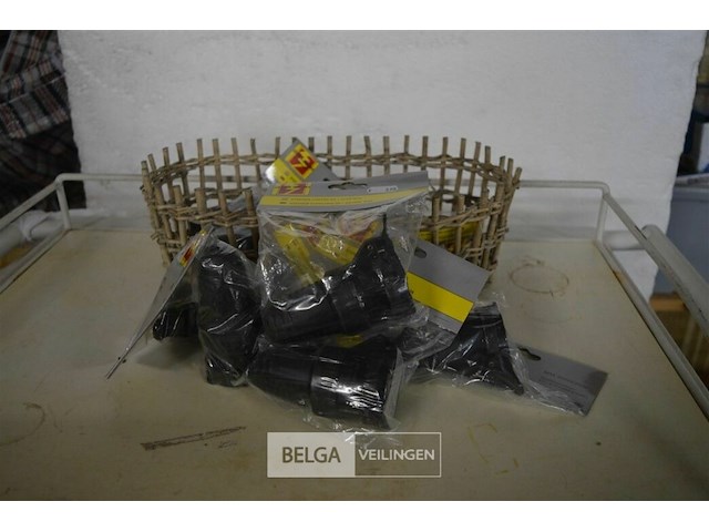 10 stekker contra en klep - afbeelding 1 van  2