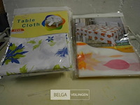 10 tafelkleed 137x183cm(2x)137x137cm(8x) - afbeelding 1 van  3