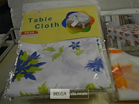 10 tafelkleed 137x183cm(2x)137x137cm(8x) - afbeelding 2 van  3