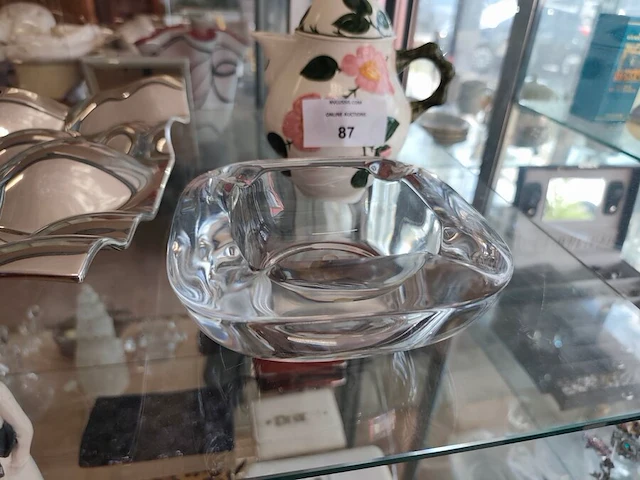 10 taupe/grijze porseleinen borden villeroy & boch, groot wit porseleinen bord villeroy & boch, (fruit)schaal leonardo, kristallen asbak royales de champagne 1666, vintage villeroy & boch wildrose theepot - afbeelding 8 van  15