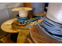 10 trommels met de balans van diverse elektrische kabels - afbeelding 6 van  13