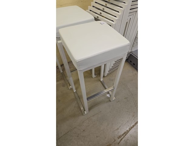 10 witte krukken - afbeelding 1 van  2