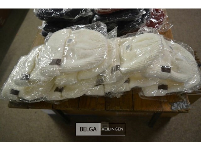 10 witte mutsen - afbeelding 1 van  2