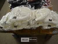 10 witte mutsen - afbeelding 1 van  2