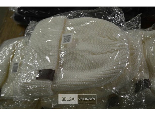 10 witte mutsen - afbeelding 2 van  2