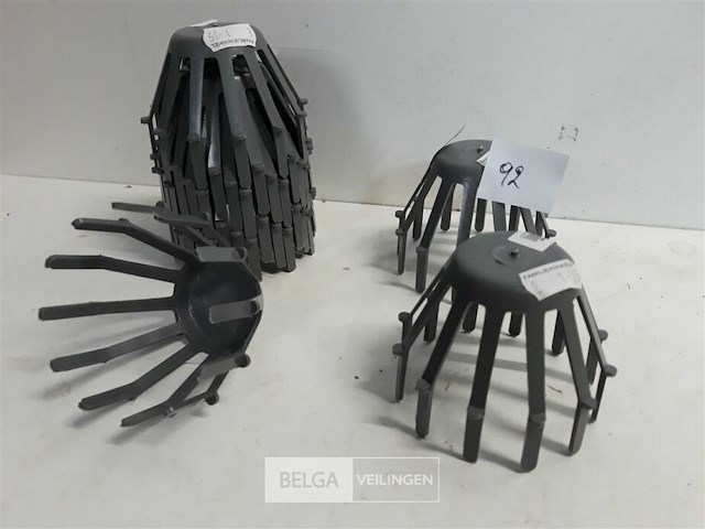 10 x bladvanger spin voor goot 80mm grijs - afbeelding 3 van  3