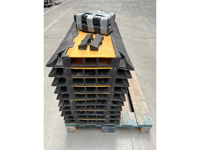 10 x cable bridge 0.90mtr 3-channels w/20 connectors - afbeelding 1 van  2