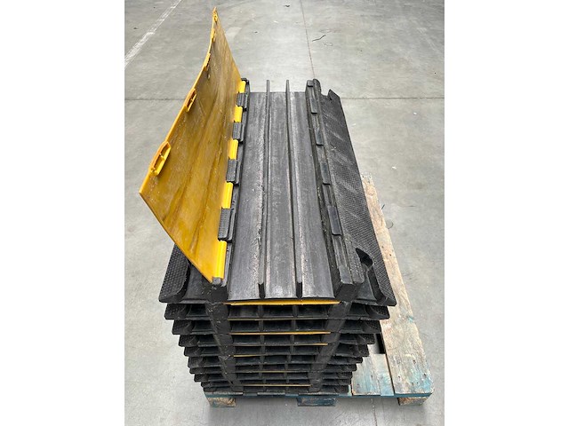 10 x cable bridge 0.90mtr 3-channels w/20 connectors - afbeelding 2 van  2