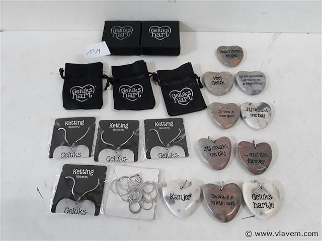 10 x gelukshartje met toebehoren - afbeelding 1 van  2
