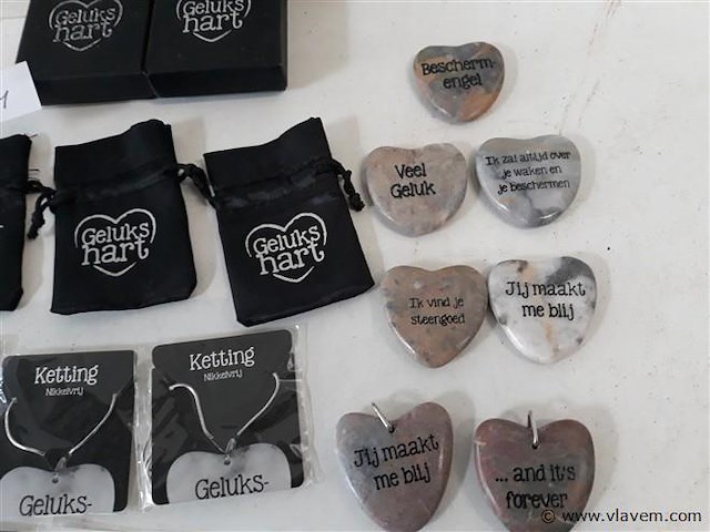 10 x gelukshartje met toebehoren - afbeelding 2 van  2