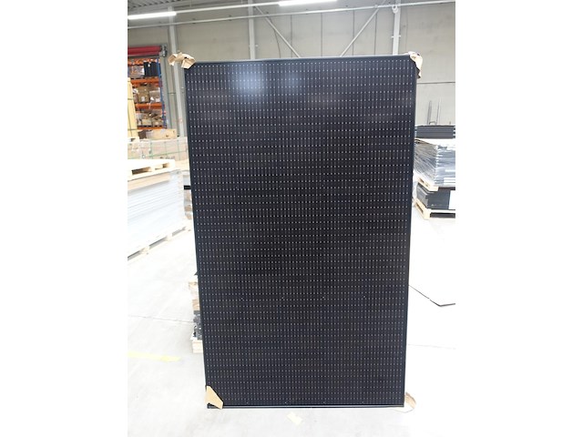 10 x zonnepaneel sunpower p6-405 (4.050 wp) - afbeelding 1 van  3