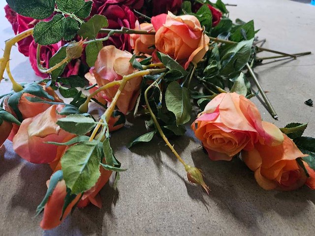 100+ artificiële rozen bloemen - afbeelding 2 van  7