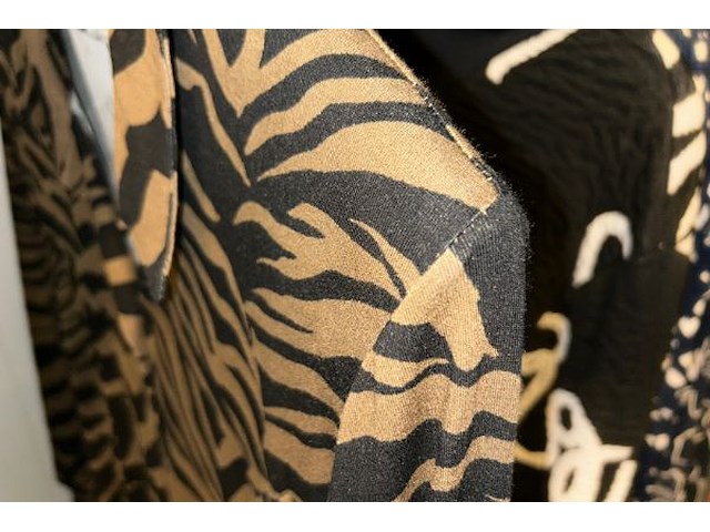 100 dames blouses, rokken, truien - afbeelding 3 van  5