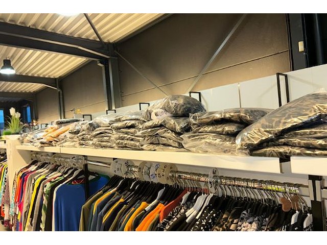 100 dames blouses, rokken, truien - afbeelding 5 van  5