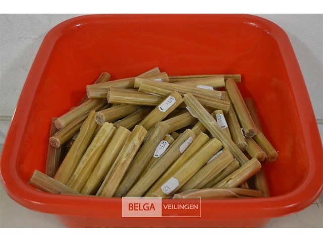 ±100 hondenkauwstokjes 13 cm - afbeelding 1 van  2