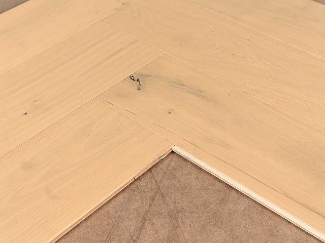100 m2 parket eiken visgraat - 750 x 150 x 13 mm - afbeelding 2 van  4