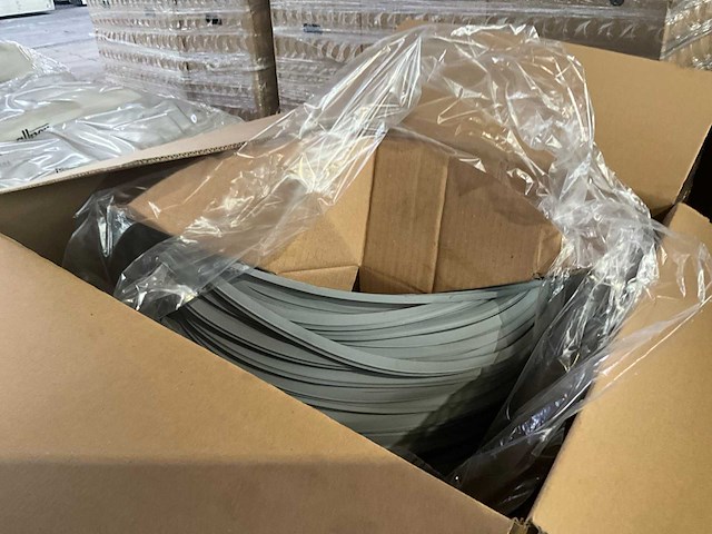 1000 lopende meter epdm glasrubber grijs (kp1010) - afbeelding 4 van  8
