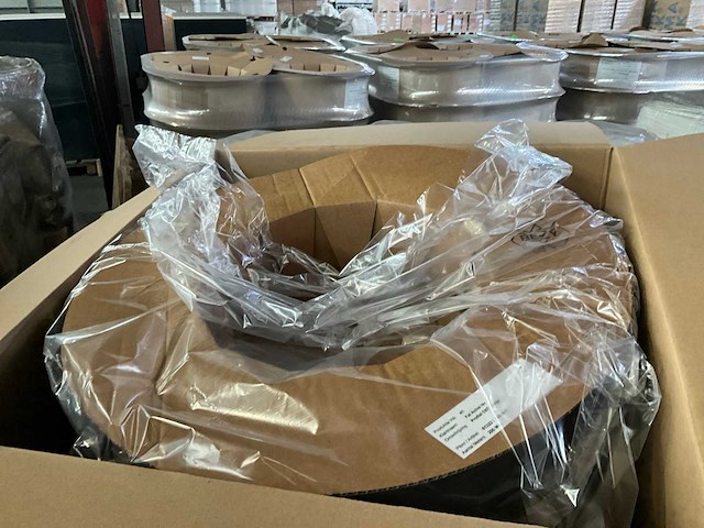 1000 lopende meter epdm glasrubber grijs (kp1010) - afbeelding 3 van  4